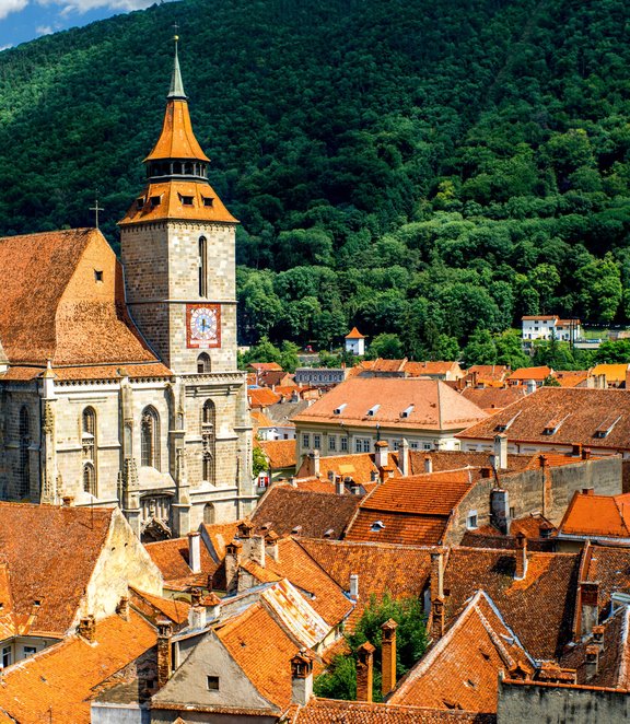 Widok na miasto Braszów w Rumunii.