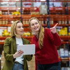 Daphne and Karolina in Operations